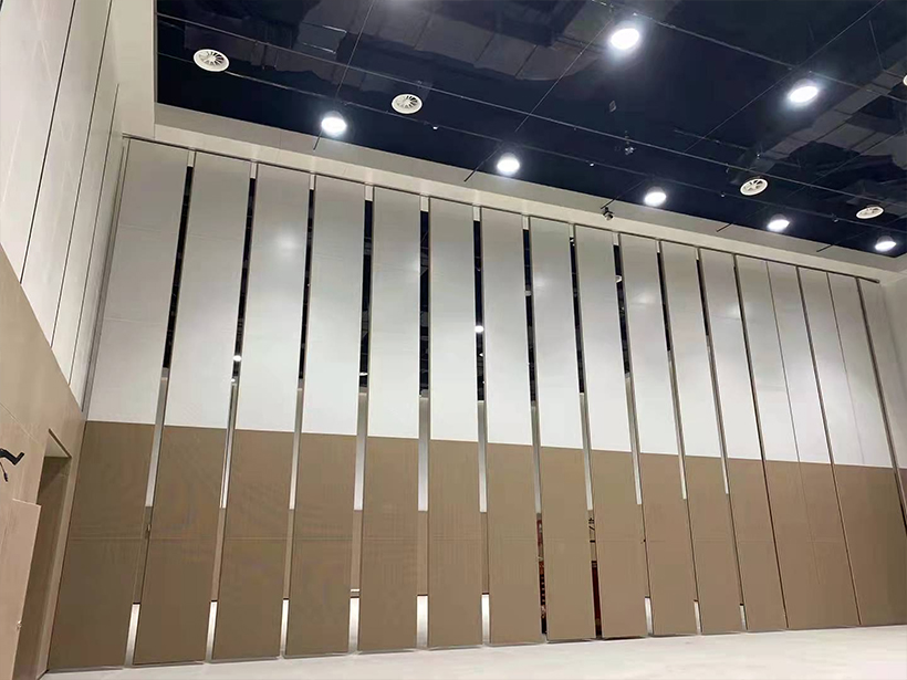 山東威海國際經貿交流中心會展中心活動隔斷.jpg